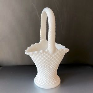 VTG Westmoreland 9” Handled Basket Diamond English Hobnail Round Base